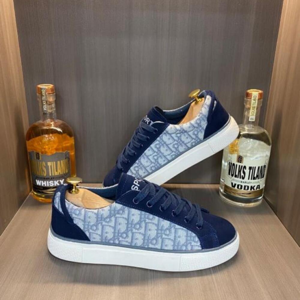 Flat casual shoes