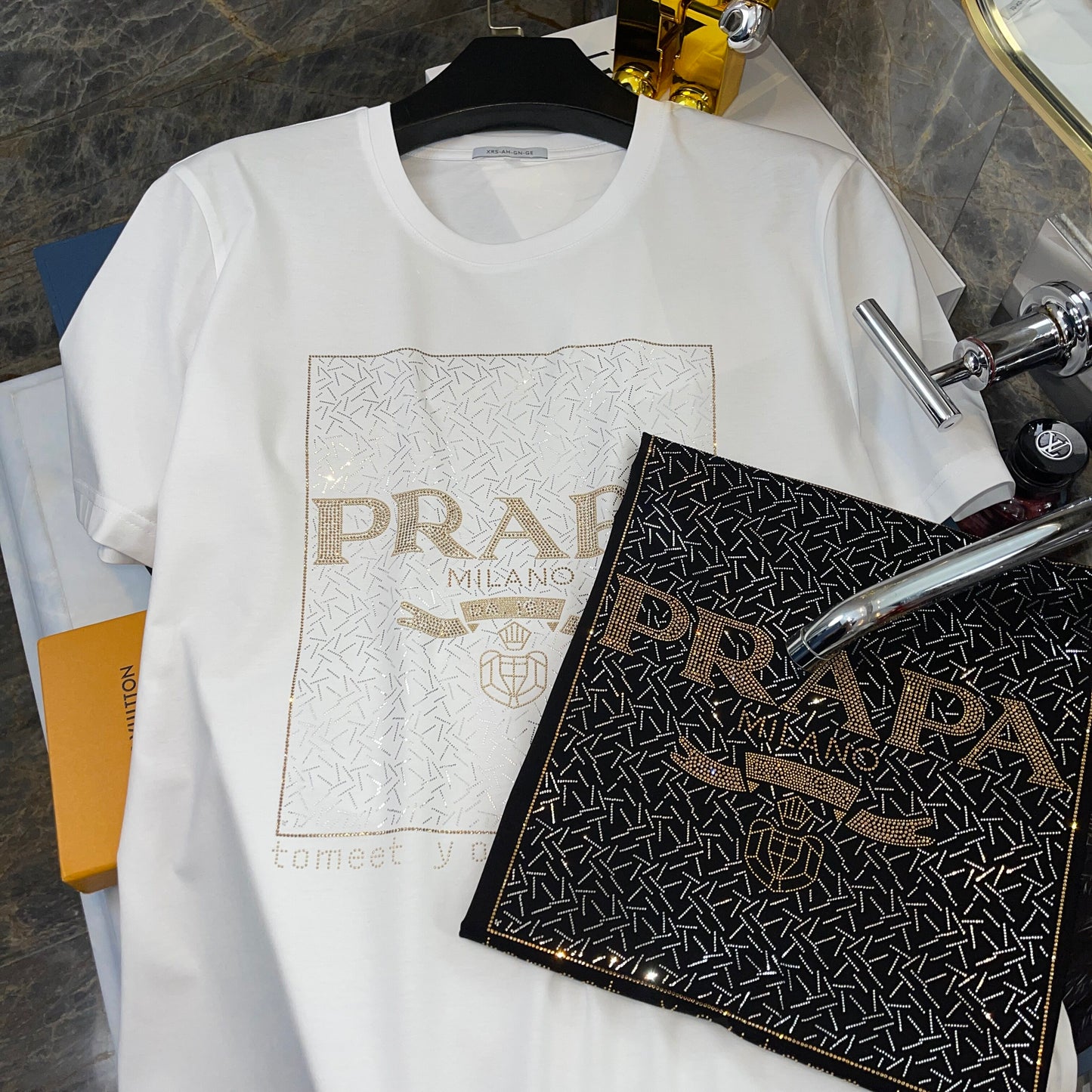 High-end men's summer ice silk cotton short-sleeved shirt with letter hot-fix rhinestones
