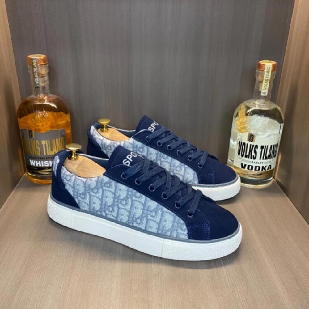 Flat casual shoes