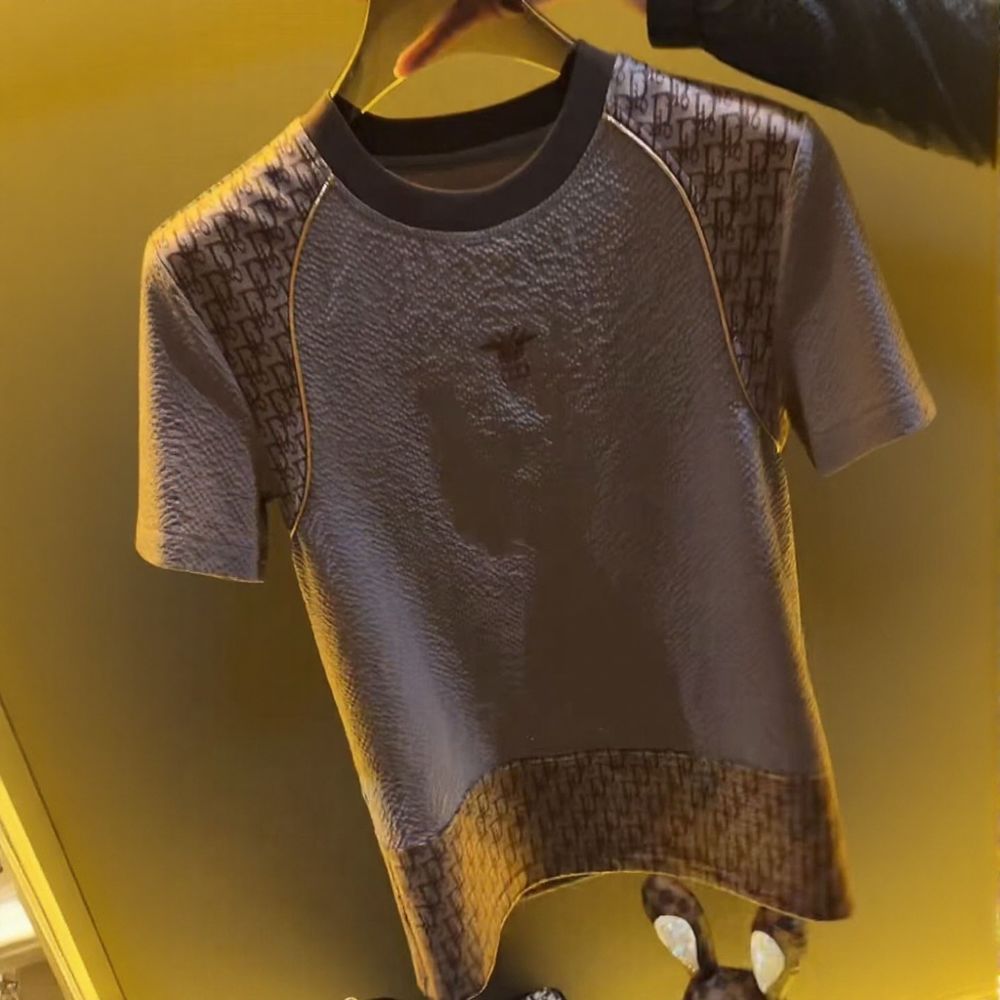 Brown Bee D-Print T-Shirt