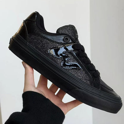 Black leather casual shoes with star pattern