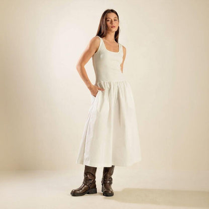 Plus-size solid color sleeveless dress