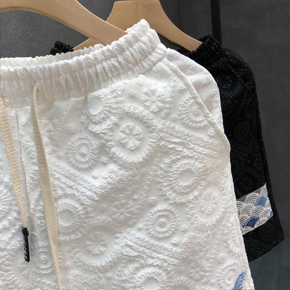 Embossed Subtle Pattern Five-Point Pants