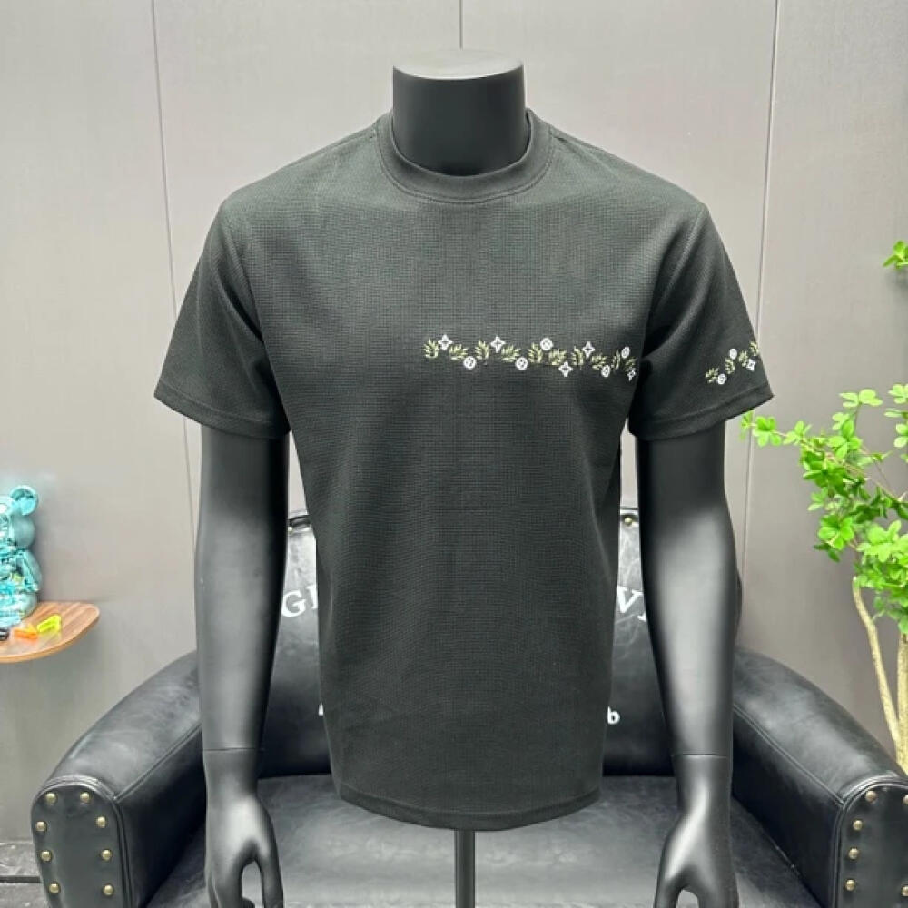 Leaf Embroidered T-Shirt