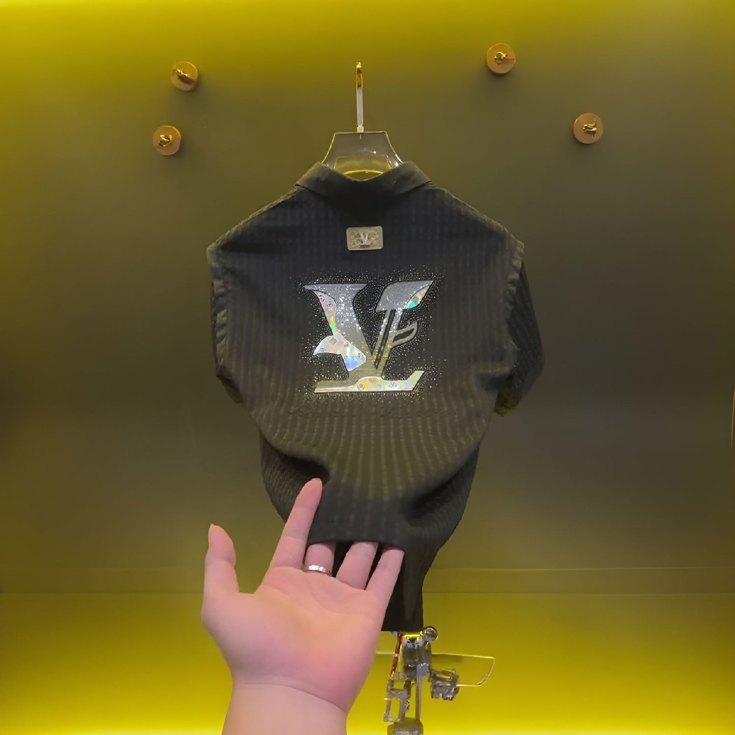 Gradient V-shape Rhinestone Polo