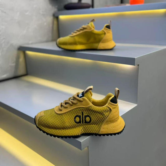 Low-top soft-soled casual sneakers