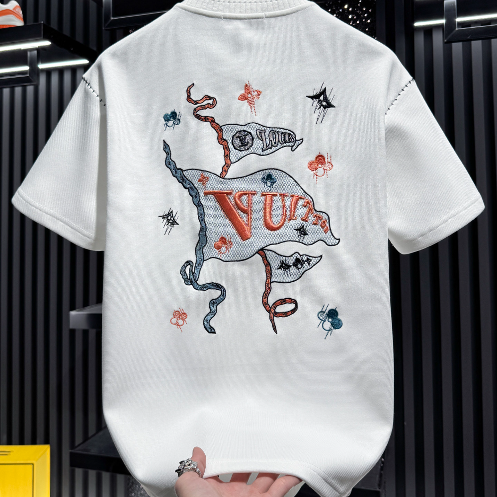 High-end embroidered round neck short-sleeved shirt