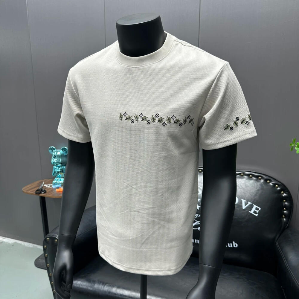 Leaf Embroidered T-Shirt