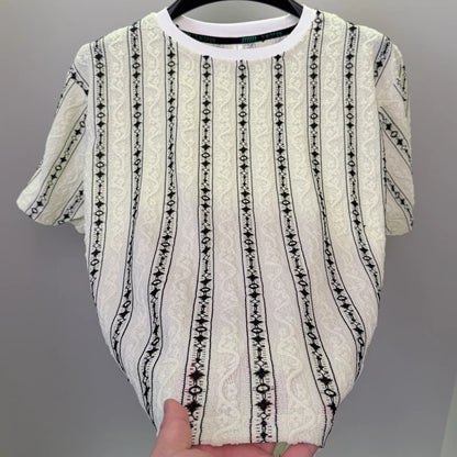 Vine Embossed Vertical Stripe T-shirt