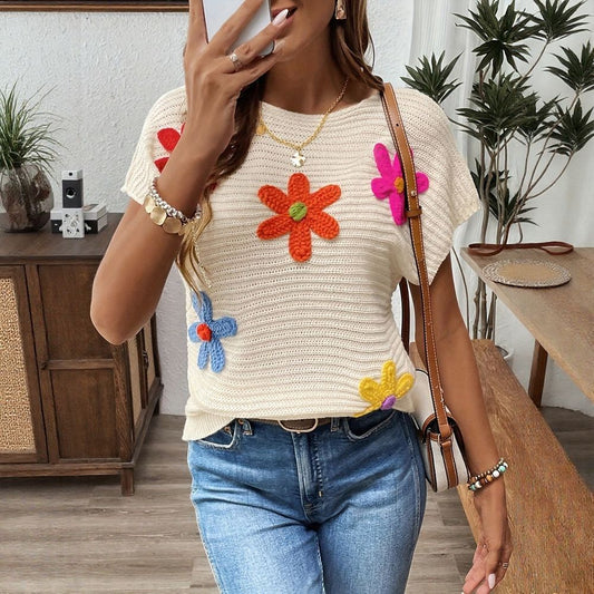 Round Neck Appliqué Sleeveless Blouse