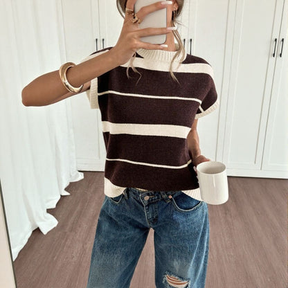 Round Neck Appliqué Sleeveless Blouse