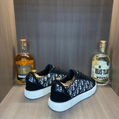 Flat casual shoes
