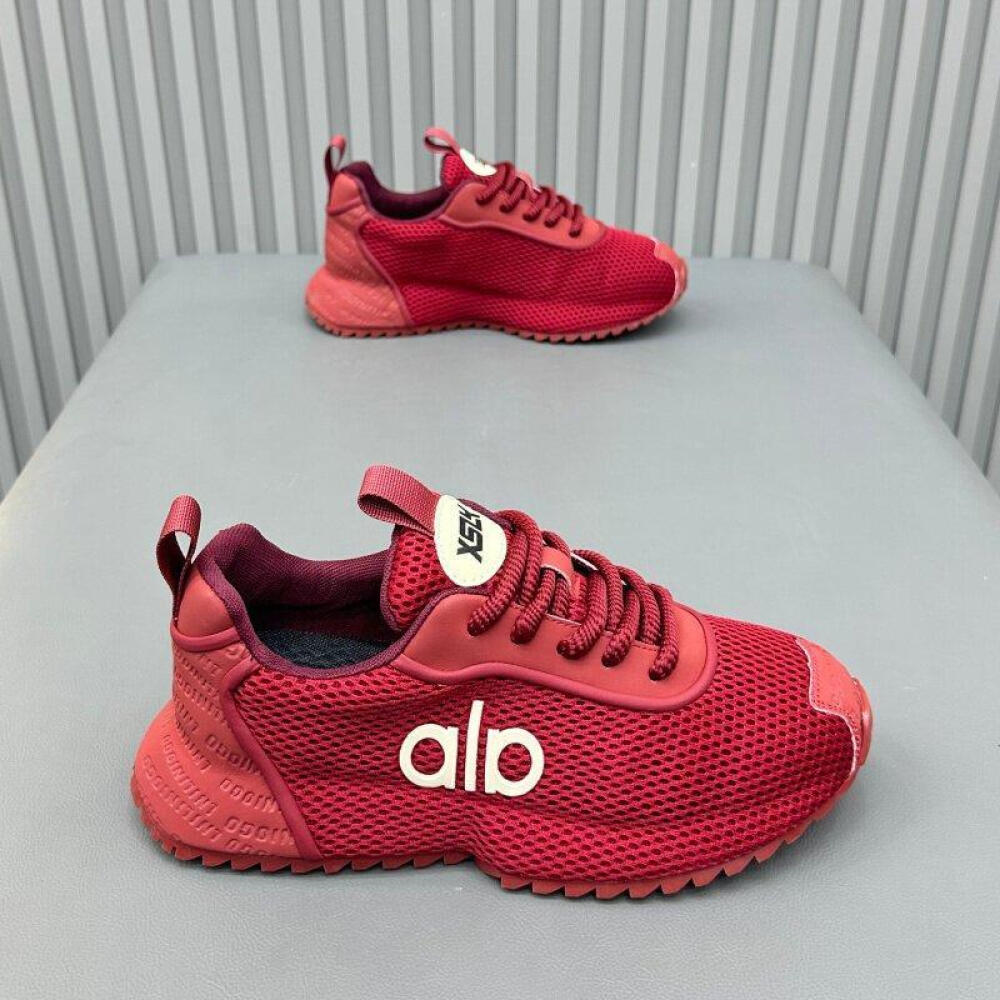 Low-top soft-soled casual sneakers