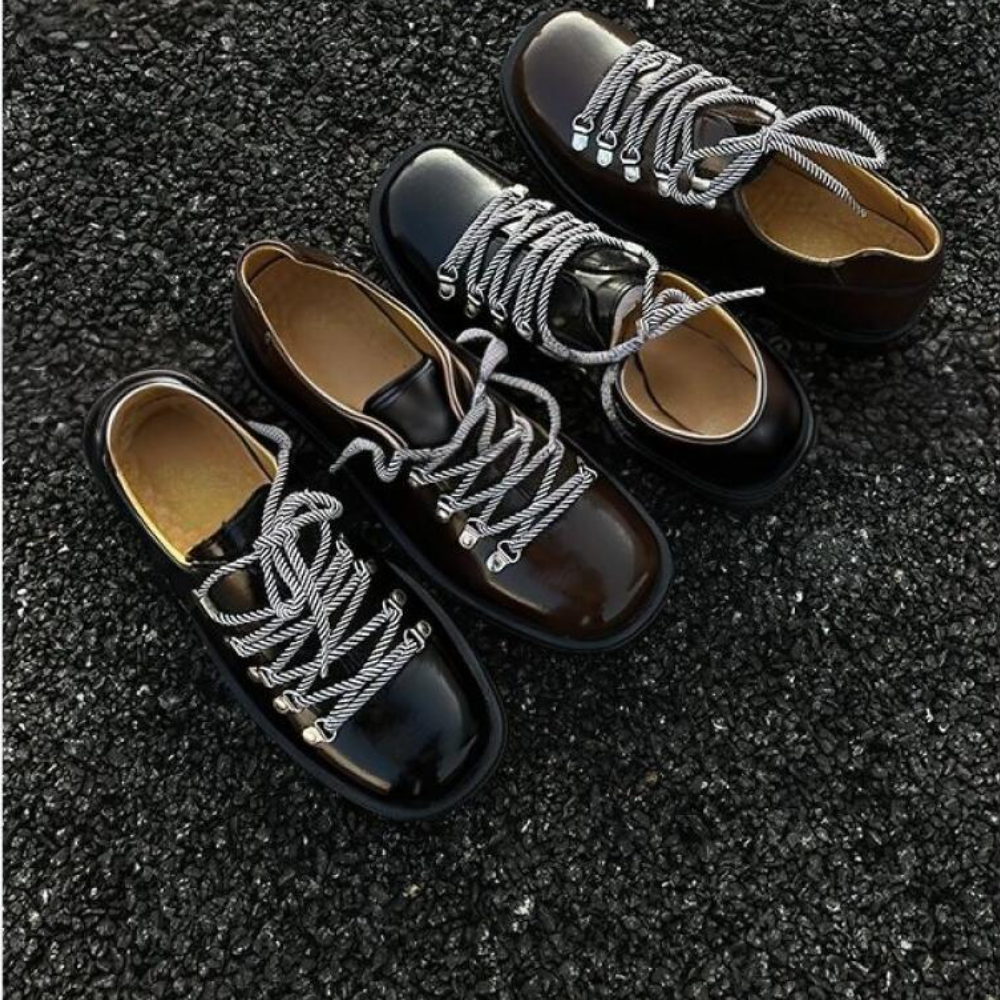 Independent design Martin boots