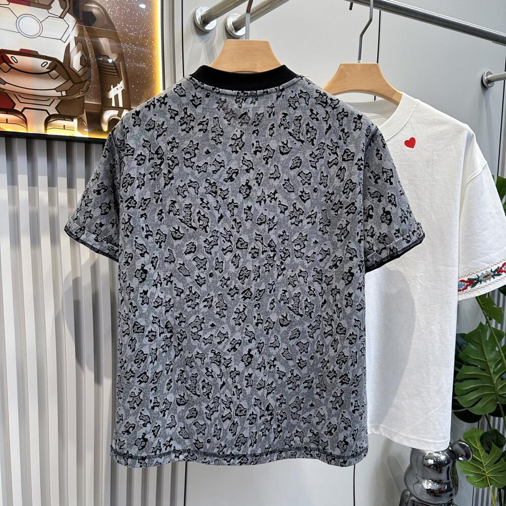Retro distressed short-sleeved shirt