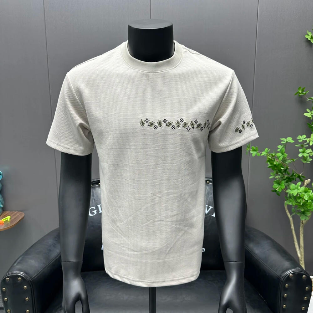 Leaf Embroidered T-Shirt