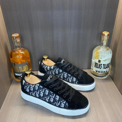 Flat casual shoes