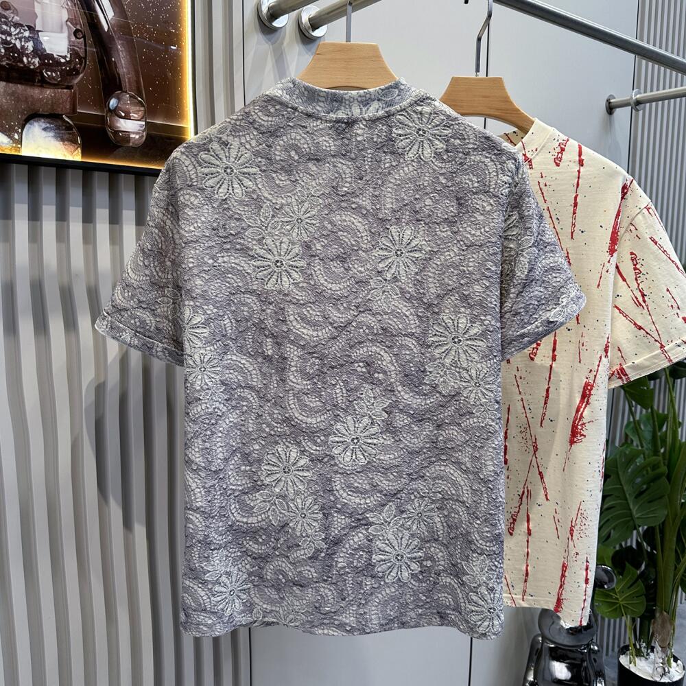 Printed embossed short-sleeved shirt