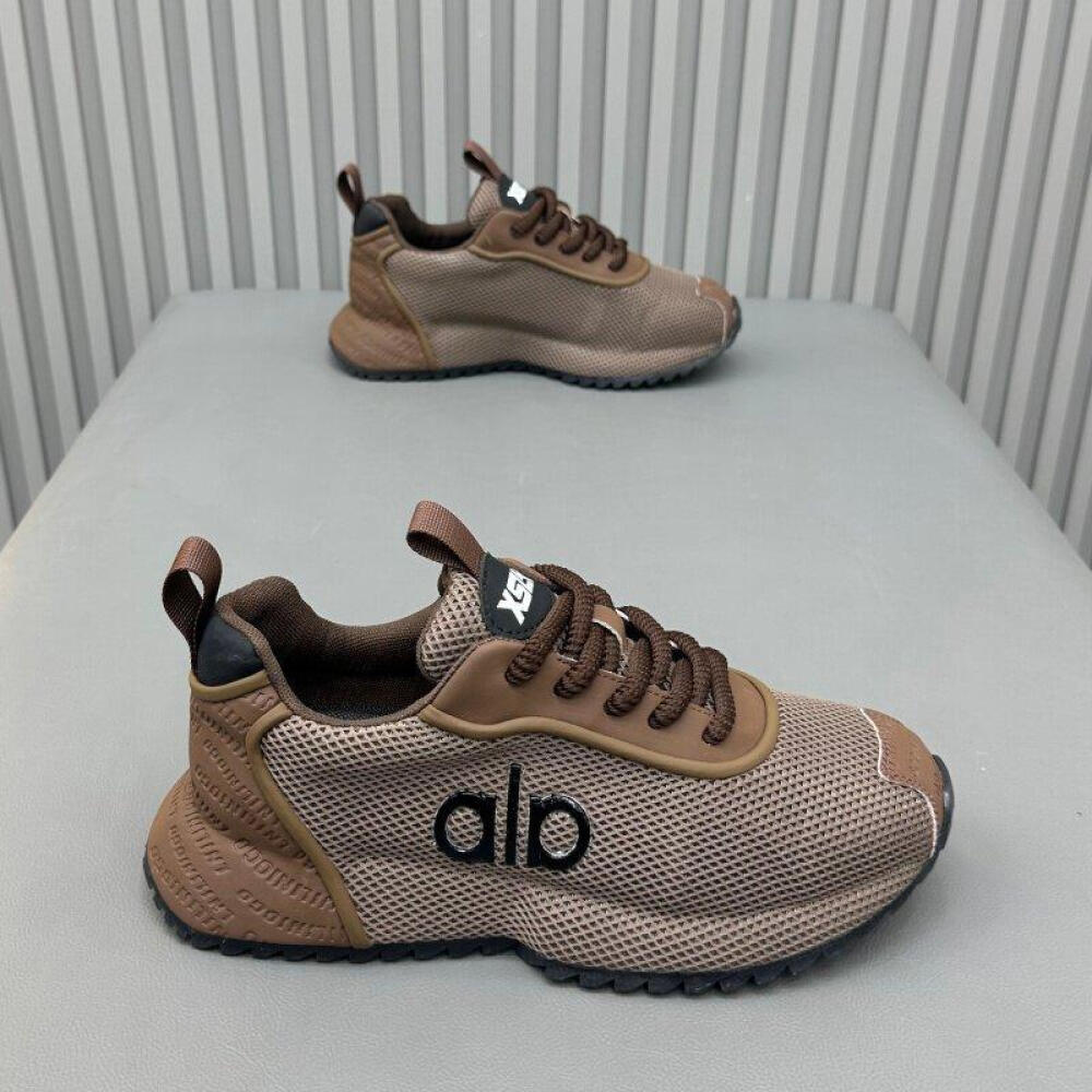 Low-top soft-soled casual sneakers