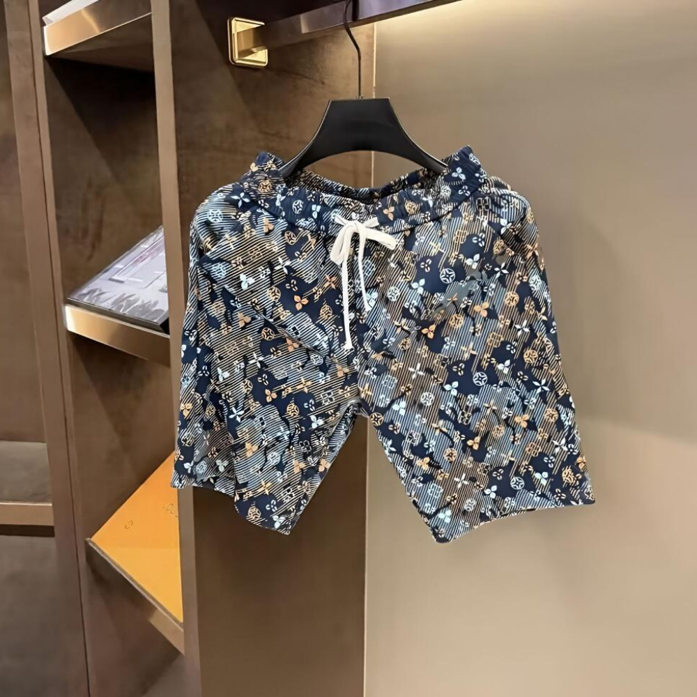 V‑Shaped Plaid T‑Shirt & Four‑Leaf Clover Shorts Set